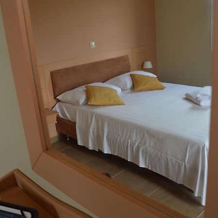 Mel'S Apartments Pesádha Extérieur photo